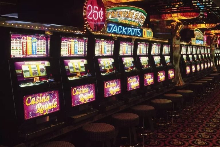 Anggota bbo303 slot menikmati permainan dari perangkat mobile